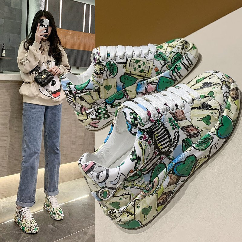 Damen Sneakers im bunten Comic-Design mit rutschfester Sohle R&B