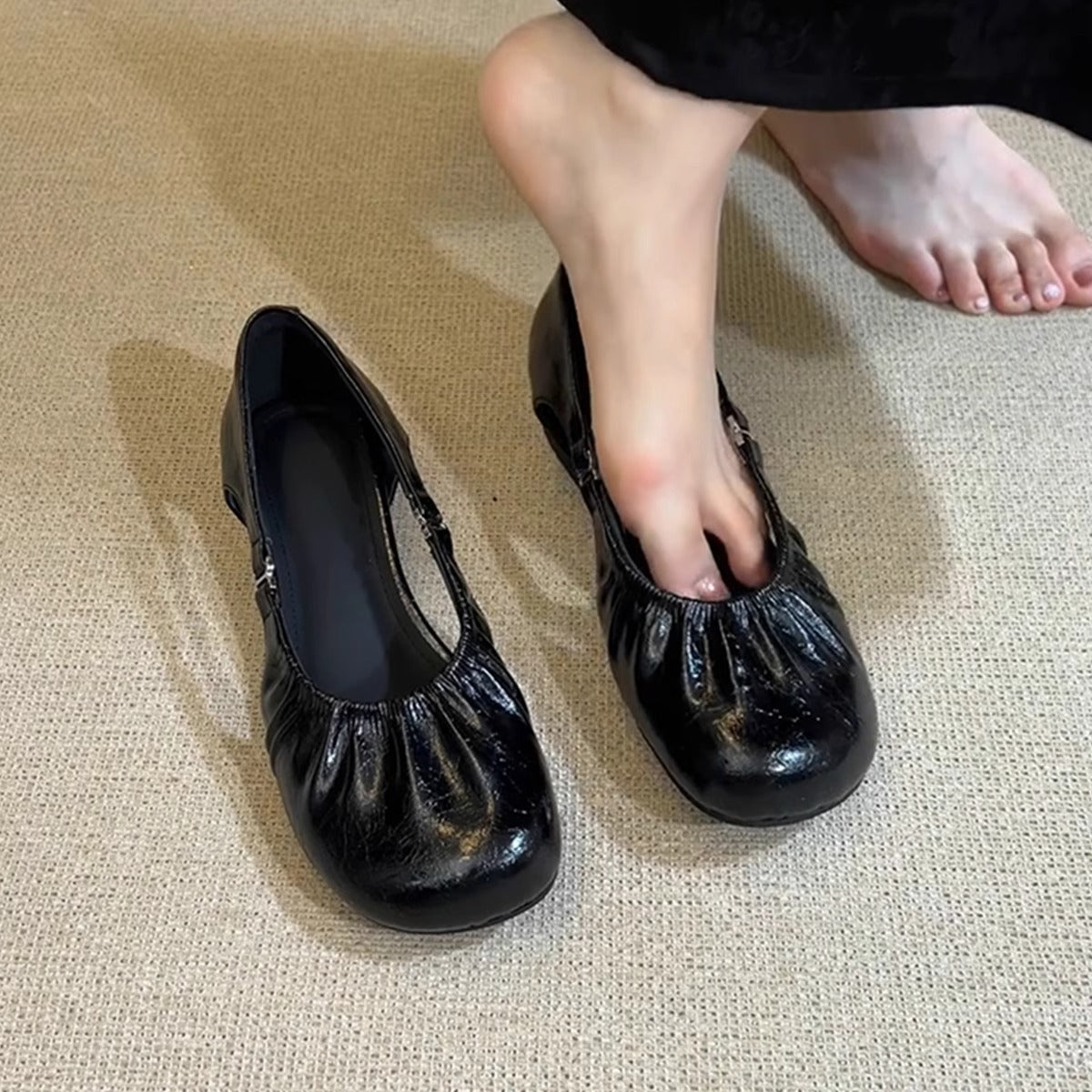 Damen Ballerinas mit elastischem Falten-Design und anpassbarem Riemen R&B