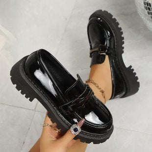 Damen Modische Loafers mit robustem Profil und dekorativem Schnallen-Detail R&B