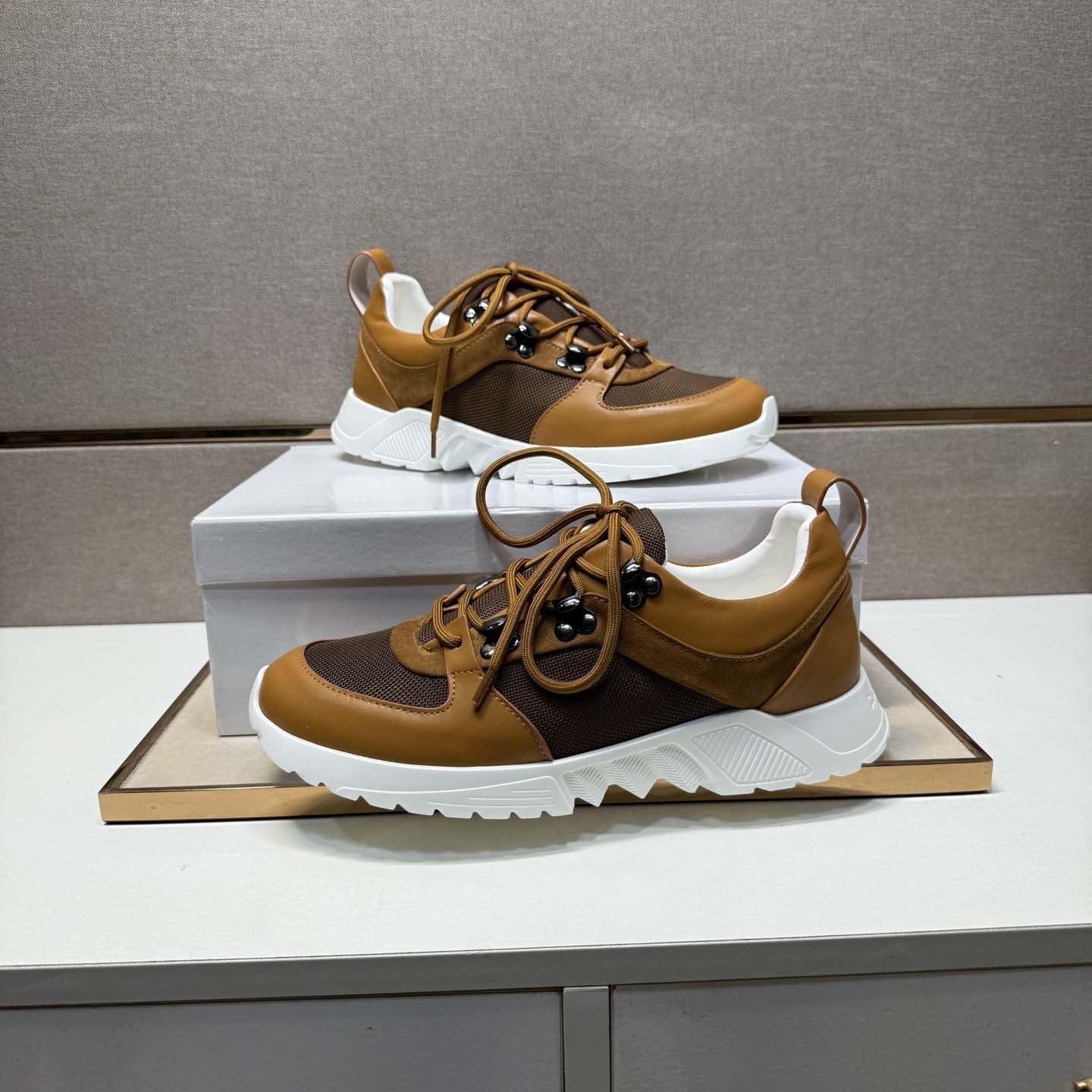 Damen Sportliche Sneaker mit innovativem Hochleistungsprofil und atmungsaktiver Oberflächenstruktur R&B