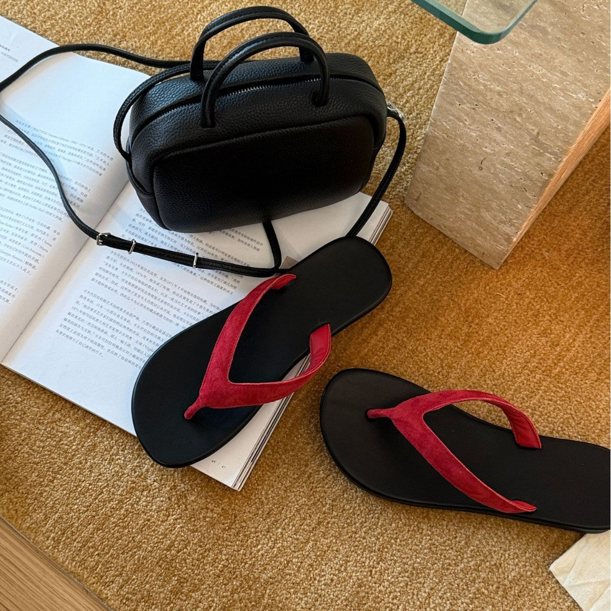 Damen Trendige Zehentrenner-Sandalen mit rutschfester Sohle und elegantem Riemendesign