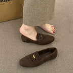 Damen Mokassins mit weichem Wildleder und elegantem Riemenverschluss EB