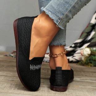 Damen bequeme Slipper aus atmungsaktivem Strickmaterial mit eleganter Zierstickerei R&B