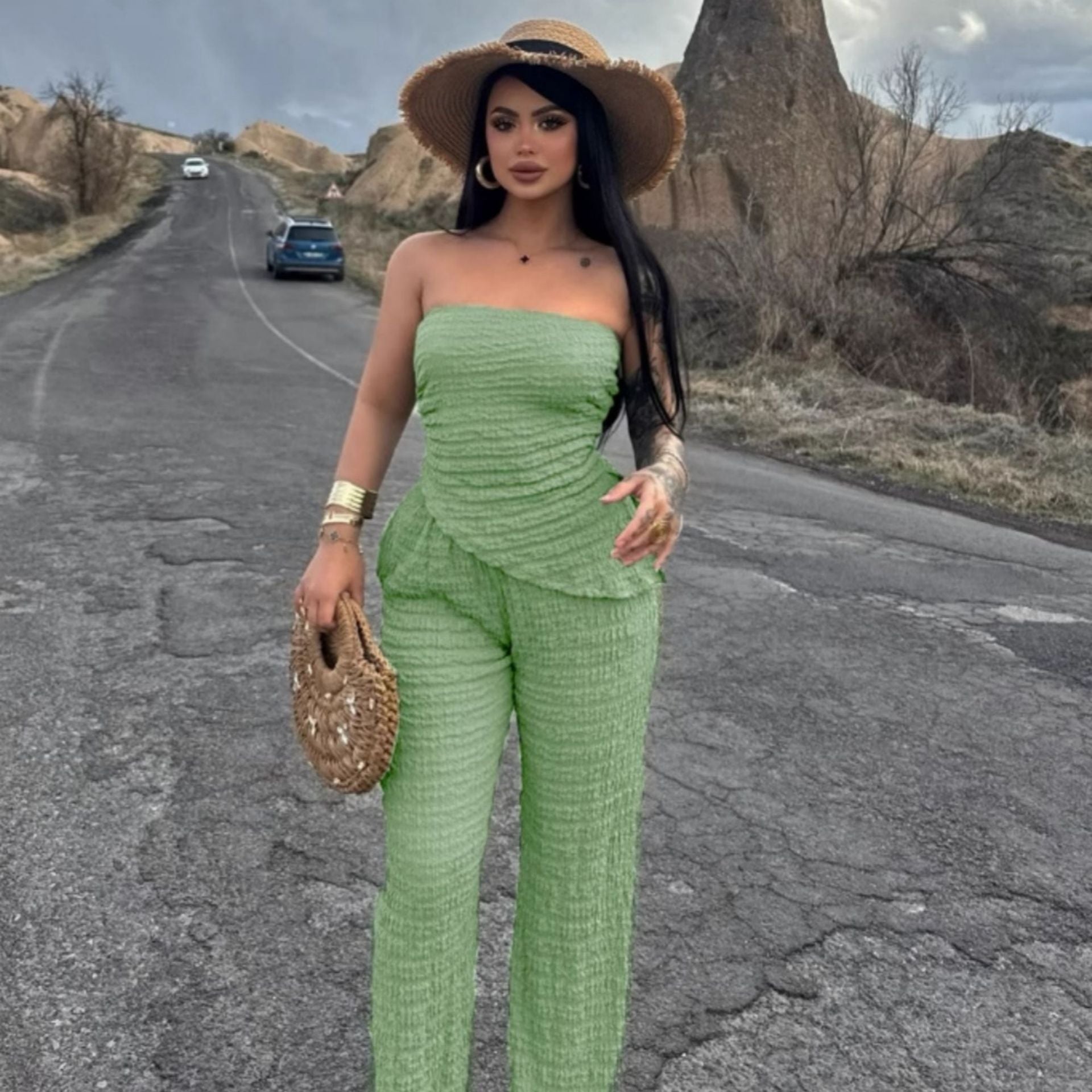 Damen eleganter Jumpsuit mit schulterfreiem Design und asymmetrischem Saum R&B