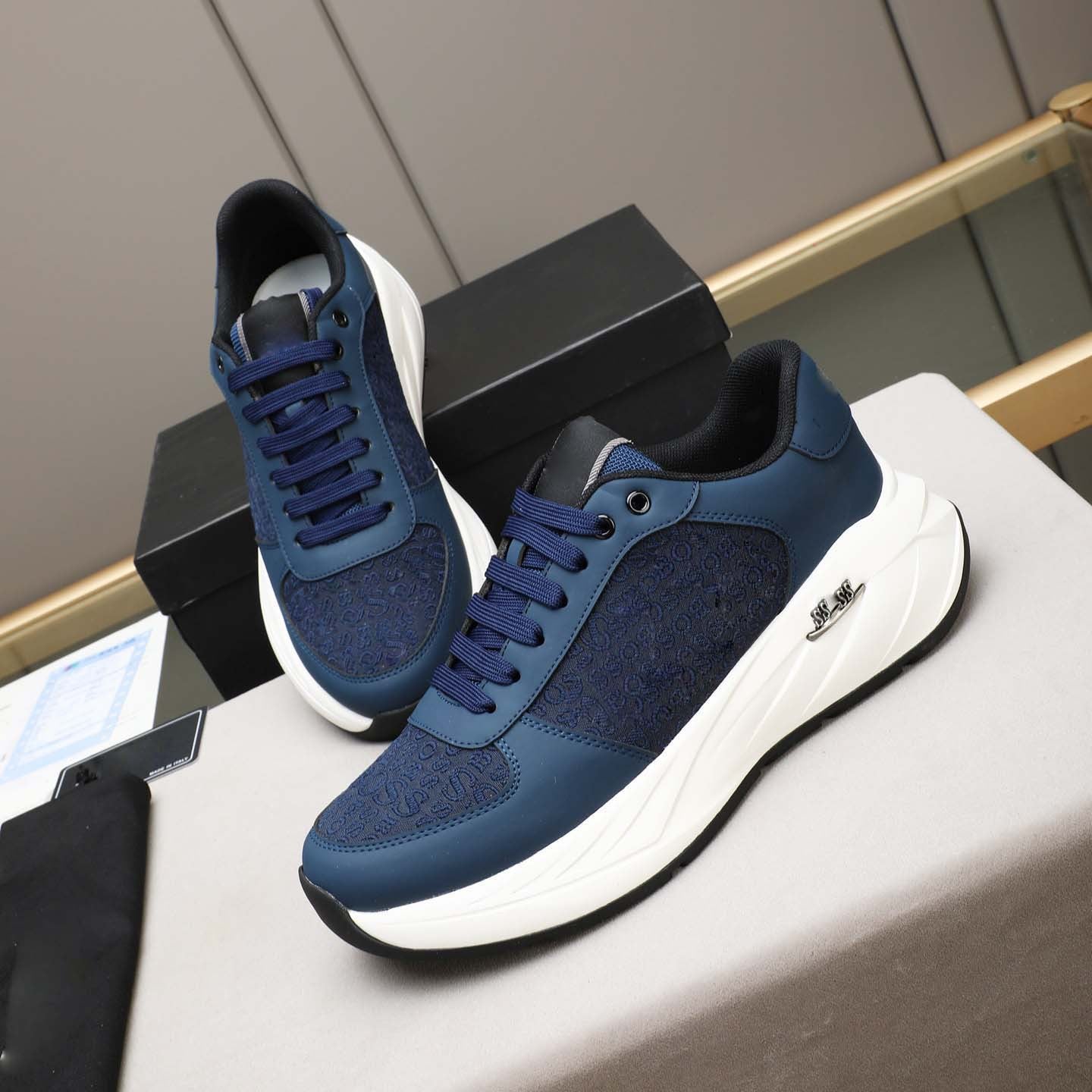 Damen Sportliche Sneakers mit ergonomischer Dämpfung und modischem Obermaterial von R&B