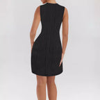 Damen Minikleid mit Wellenstruktur und dekorativen Ringen R&B