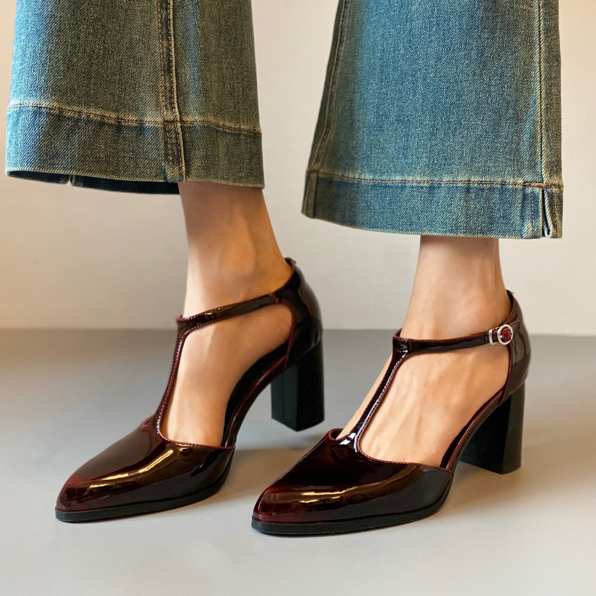Damen elegante Plateau-Pumps mit modischem Riemchen und stilvollem Glanz R&B
