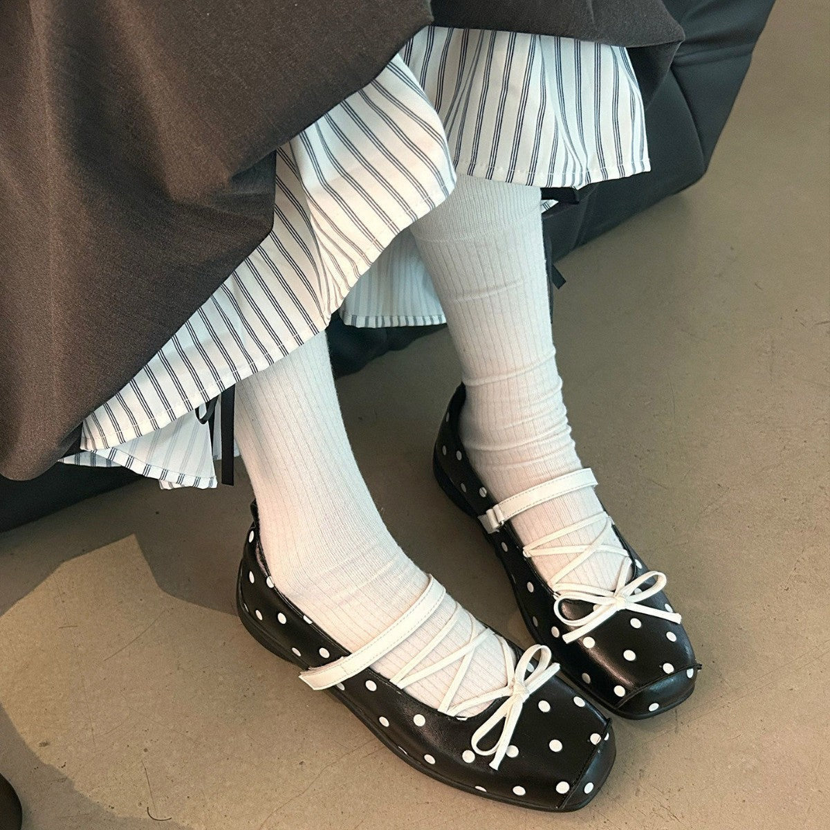 Damen bequeme Ballerinas mit elastischem Riemchen und gepolsterter Innensohle R&B