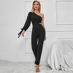 Damen eleganter Einteiler mit asymmetrischem Ausschnitt und modischen Rüschendetails