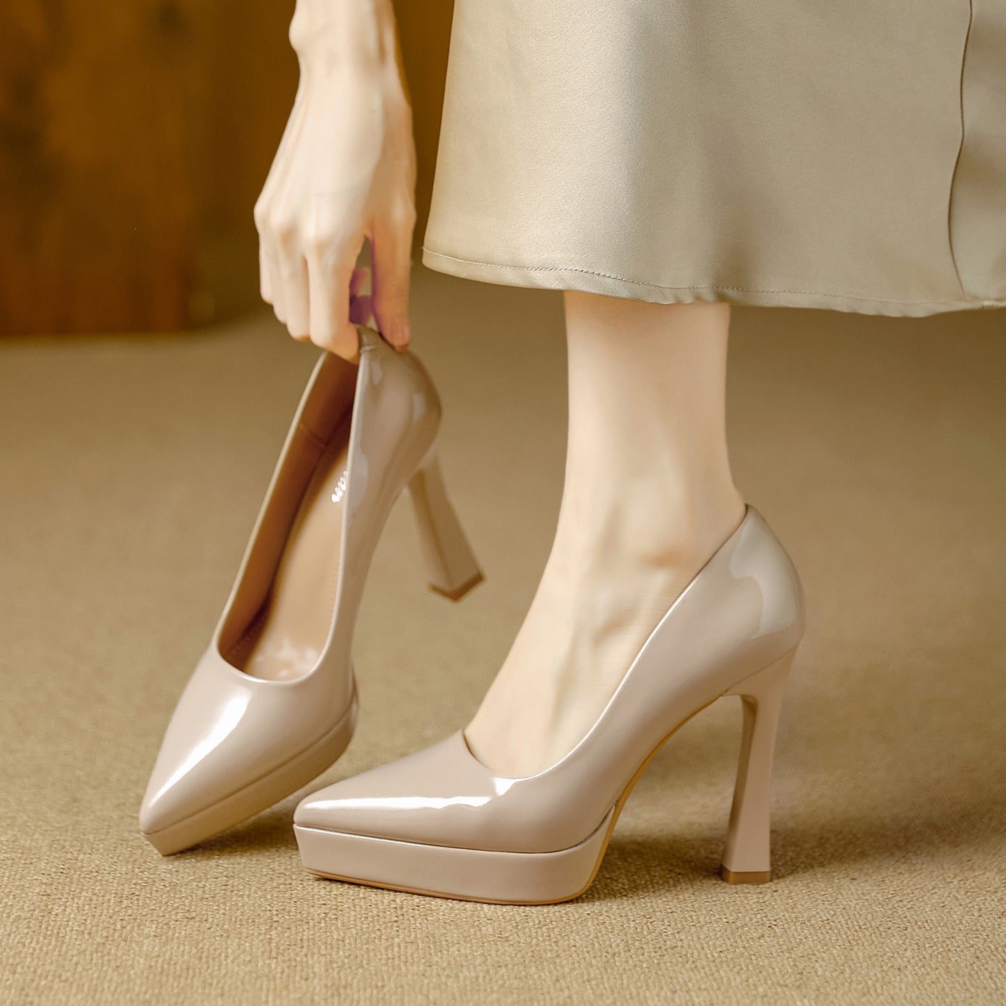 Damen Glamouröse High Heels mit Plateau und spitz zulaufendem Design