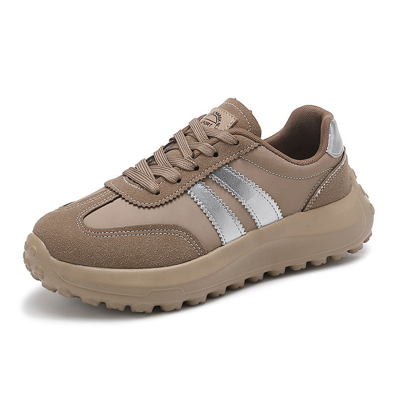 Damen nan retroorientierter City-Sneaker mit grobstolliger Laufsohle, gepolstertem Komfortfußbett und Wildlederbesatz R&B