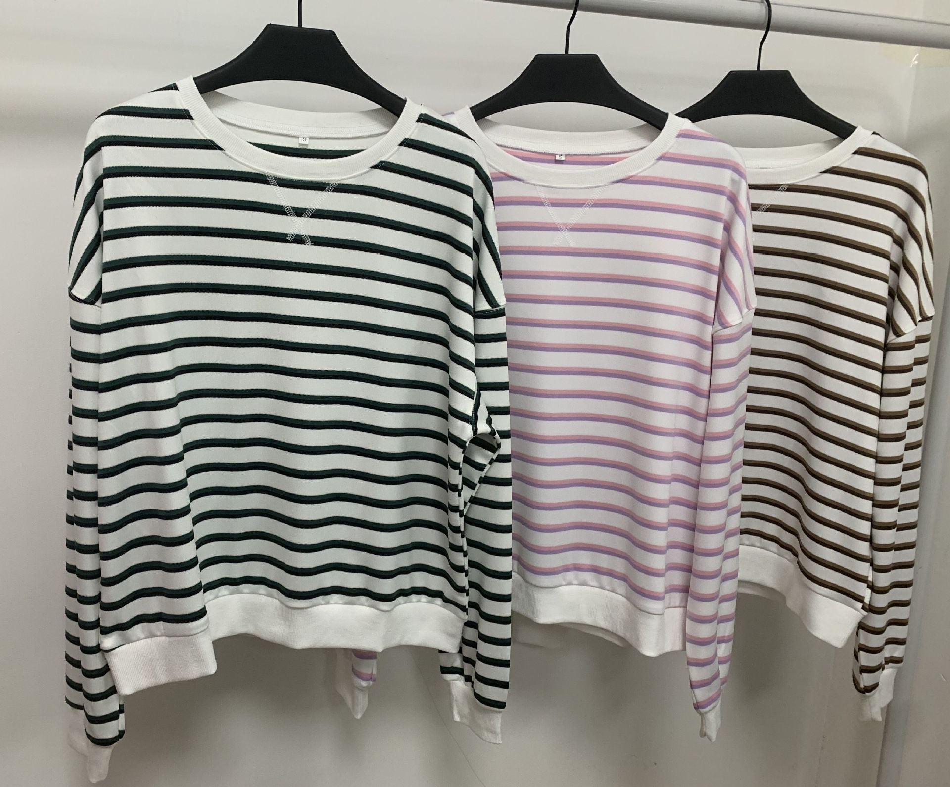 Damen lässiger Sweatshirt mit modernem Streifenmuster und Rundhalsausschnitt R&B