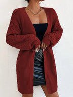 Damen Strickjacke mit kunstvollem Zopfdesign und lockerem Schnitt R&B