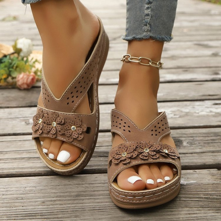 Damen Bequeme und elegante Pantoletten mit floralem Dekor R&B