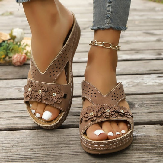 Damen Bequeme und elegante Pantoletten mit floralem Dekor R&B