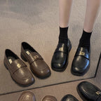 Damen elegante Mokassins mit dekorativem Gurt und goldener Schnalle R&B