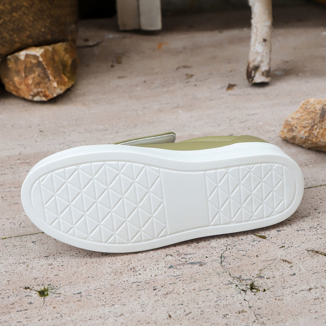 Damen modische Slip-On Sneakers mit auffälligem Verschluss R&B