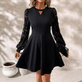 Damen Kleid mit romantischen Spitzenärmeln und schwingendem Rock R&B