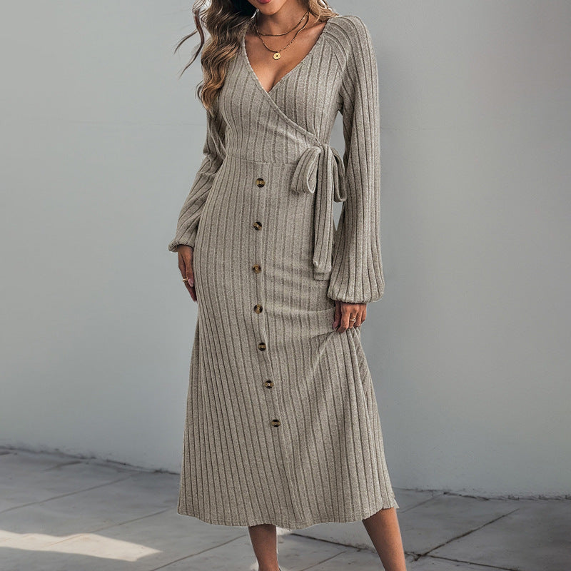 Damen Wickelkleid mit eleganten Rüschendetails und taillierbarem Gürtel R&B
