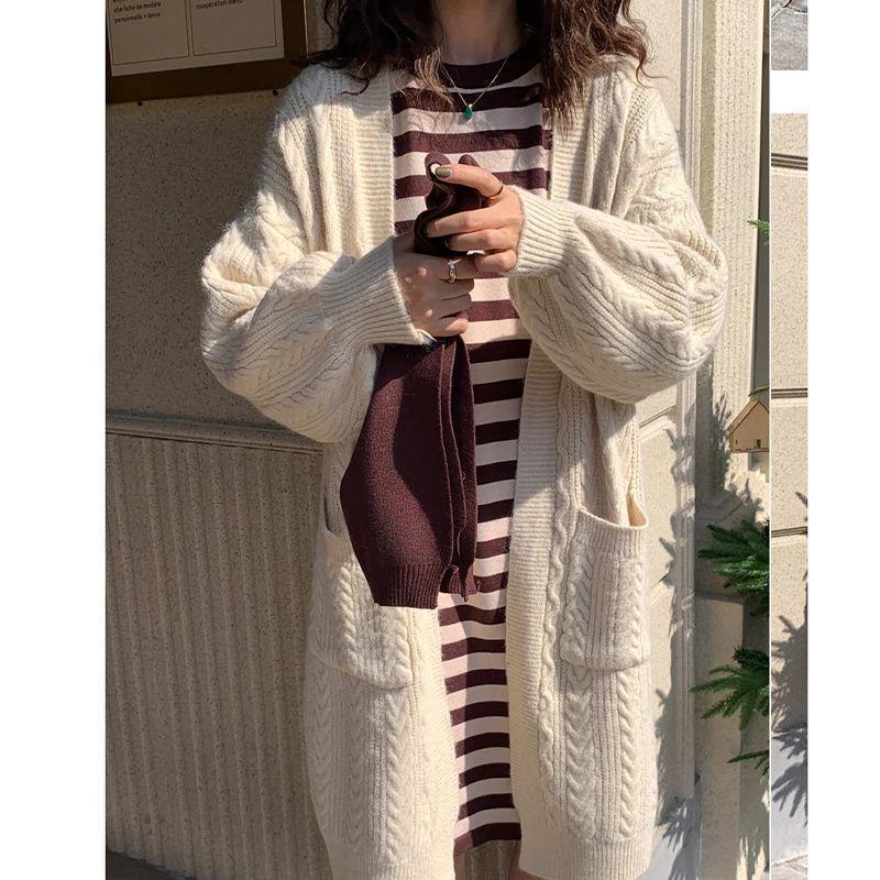 Damen Grobstrick Cardigan mit tiefen Taschen und elegantem Zopfdesign R&B