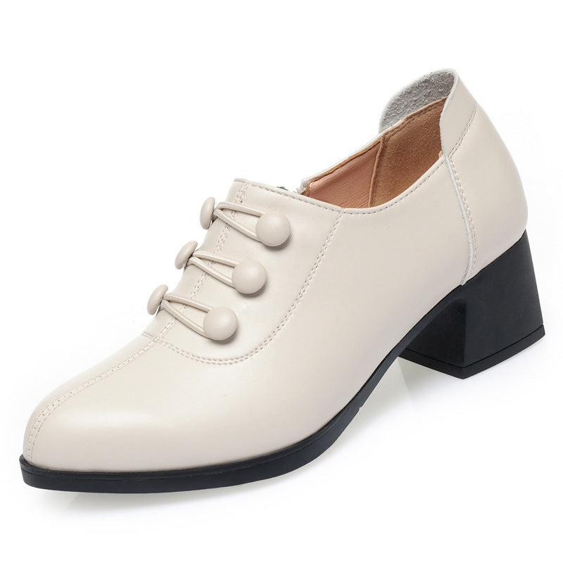 Damen elegante Slipper mit modischem Knopfdetail und komfortablem Blockabsatz