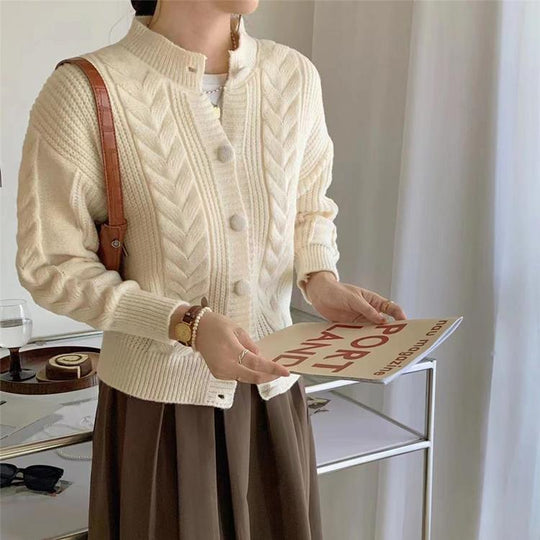 Damen gemütlicher Strickcardigan mit geflochtenem Muster und großen Knöpfen R&B