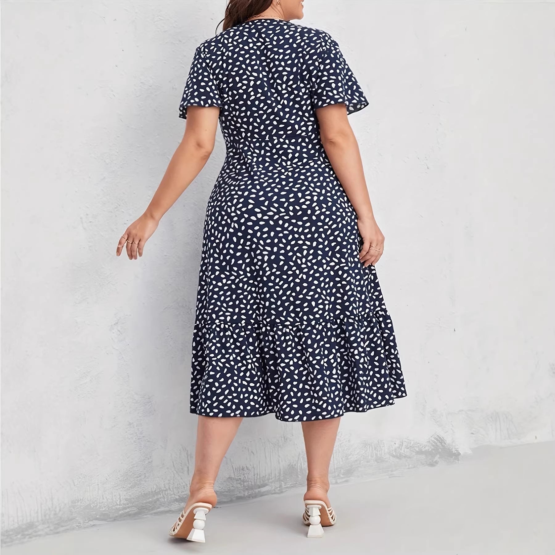 Damen Midi-Kleid mit fließendem Schnitt und verspieltem Muster R&B