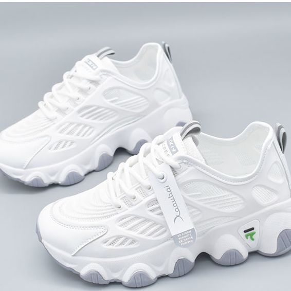 Damen Lauf-Sneaker mit atmungsaktiver Oberflächenstruktur und dämpfender Sohle