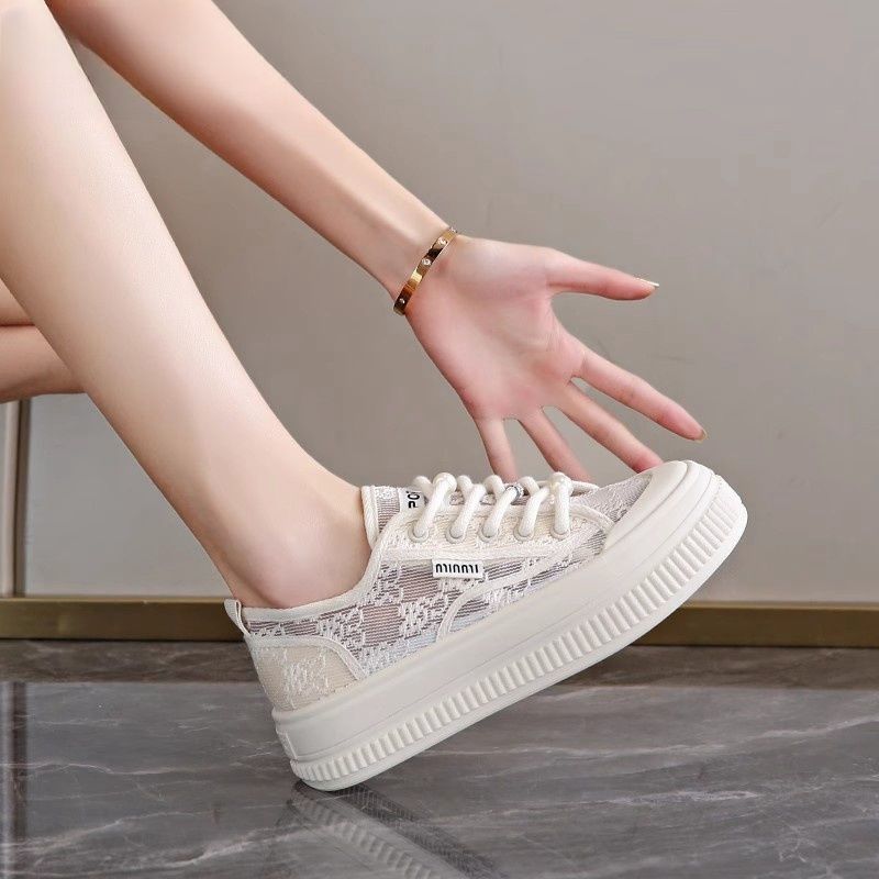 Damen Sportliche Sneaker mit modischen Netzelementen