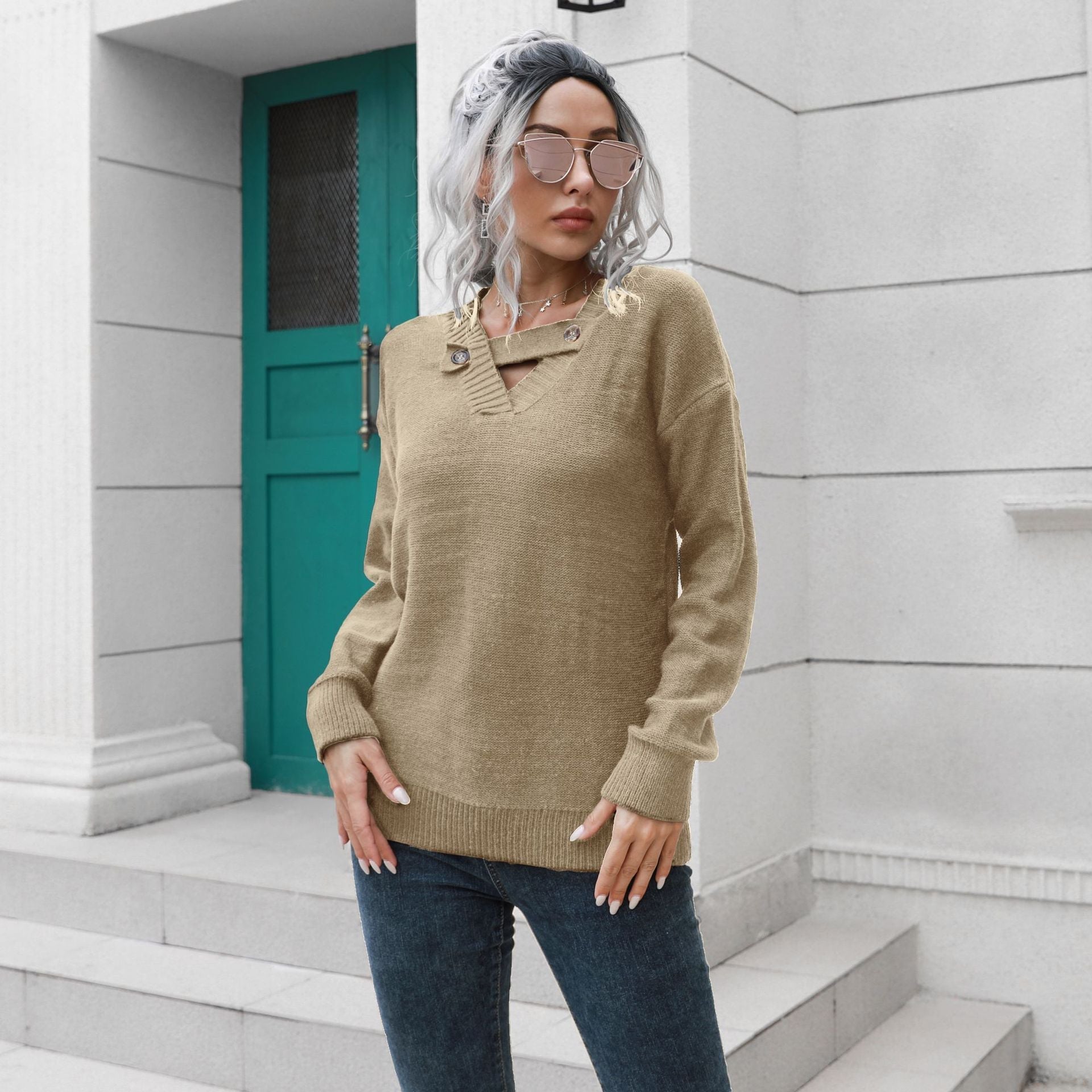 Damen Strickpullover mit einzigartigem V-Ausschnitt und eleganten Knopfdetails R&B