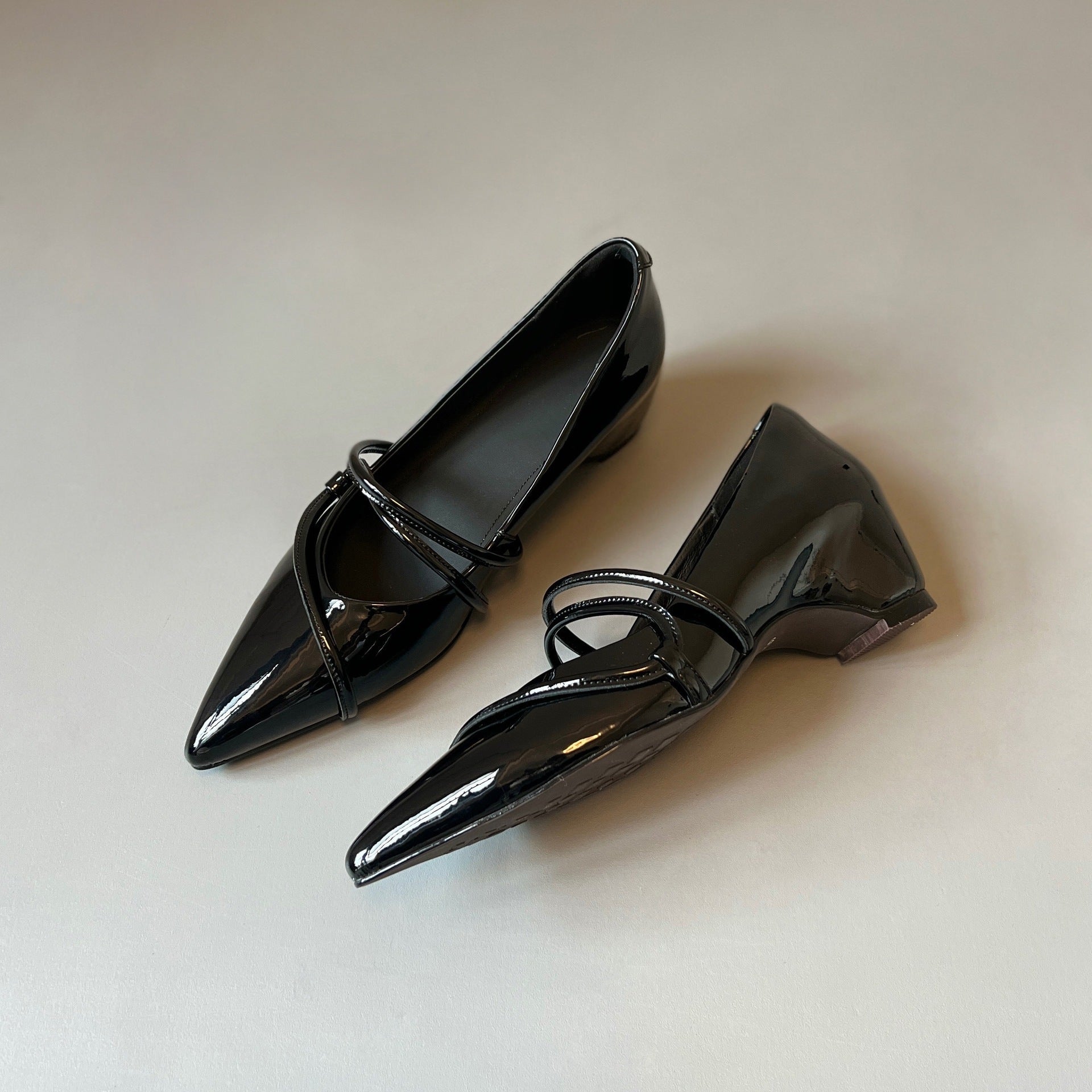 Damen elegante Slingback-Pumps mit modischen Querriemen und spitzem Fußbereich R&B