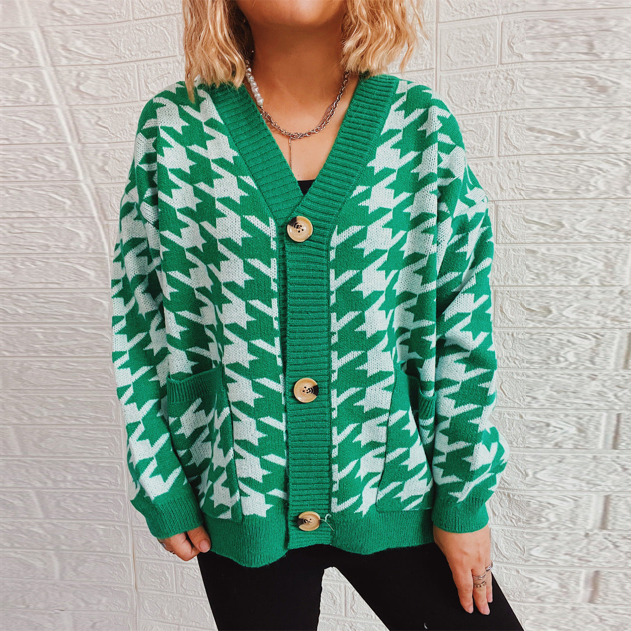 Damen gemütlicher Strickcardigan mit modernen Hahnentrittmuster und Knopfdetails R&B