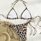 Damen Triangel-Bikini mit verspieltem Leo-Design und verstellbaren Bändern R&B