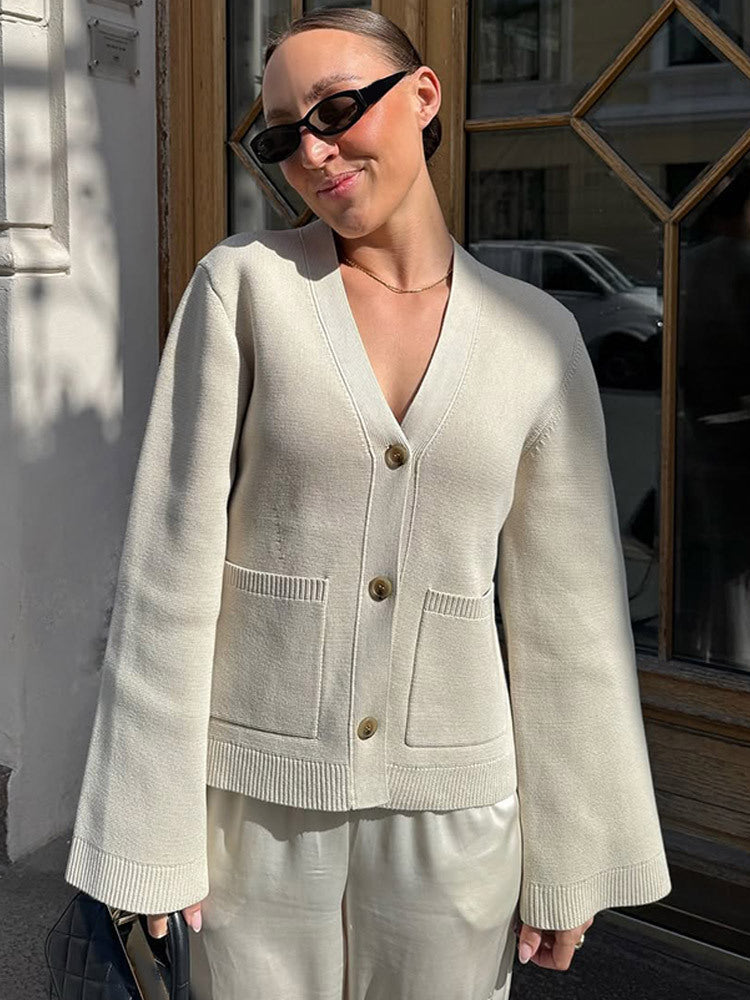 Damen lässige Strickjacke mit weitgeschnittenen Ärmeln und Knopfdetail R&B