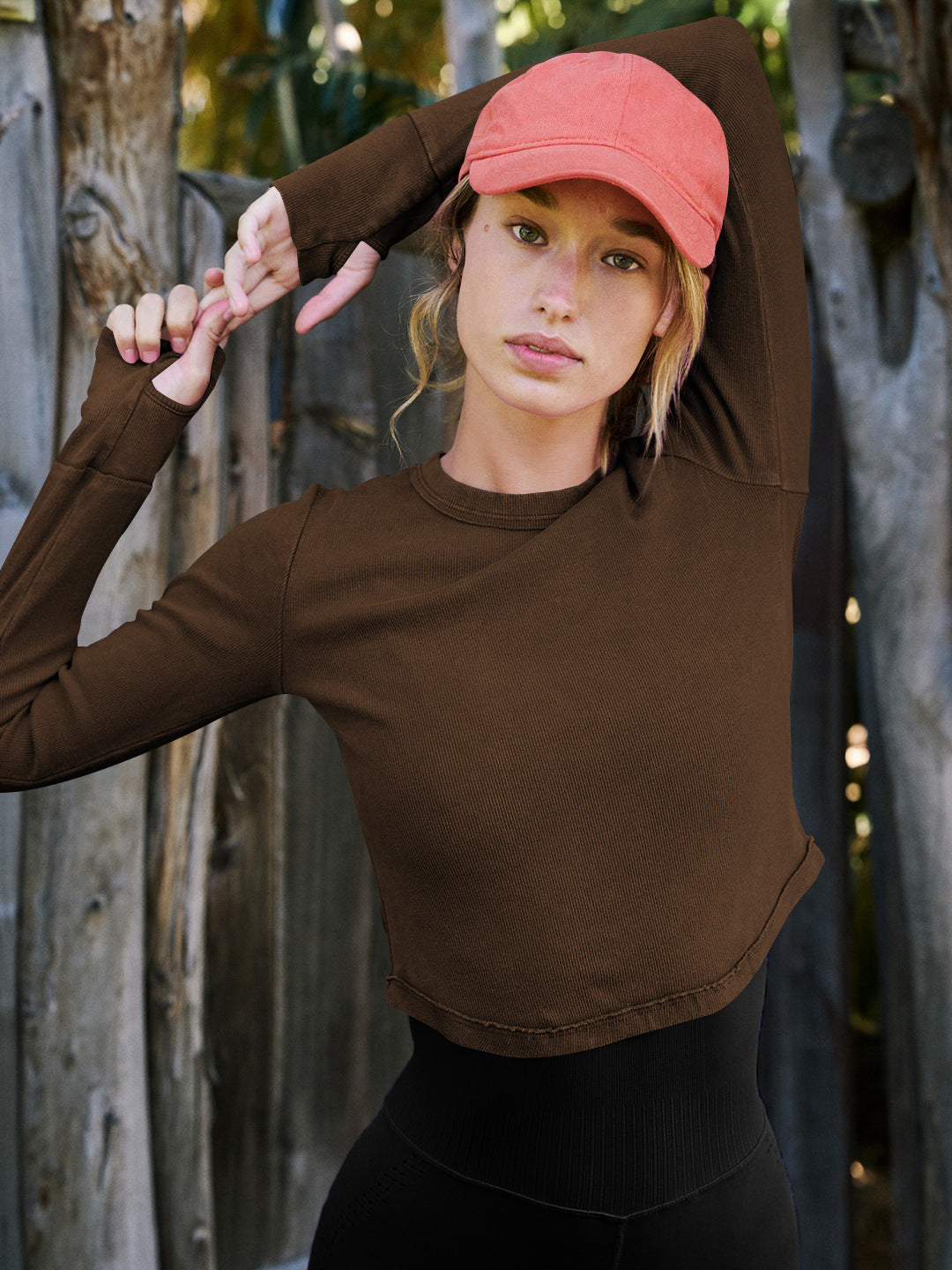 Damen cropped Langarmshirt mit weichem Rippmaterial R&B