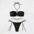 Damen Bandeau-Bikini mit dekorativem Kettenakzent und verstellbaren Bindändern