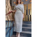 Damen Elegantes Maxikleid mit asymmetrischem Schnitt und strukturiertem Muster R&B