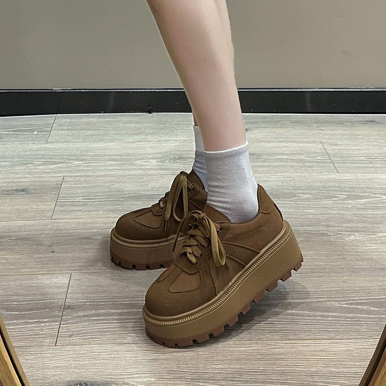 Damen modische Platform Sneakers mit robustem Sohlenprofil und klassischem Design R&B
