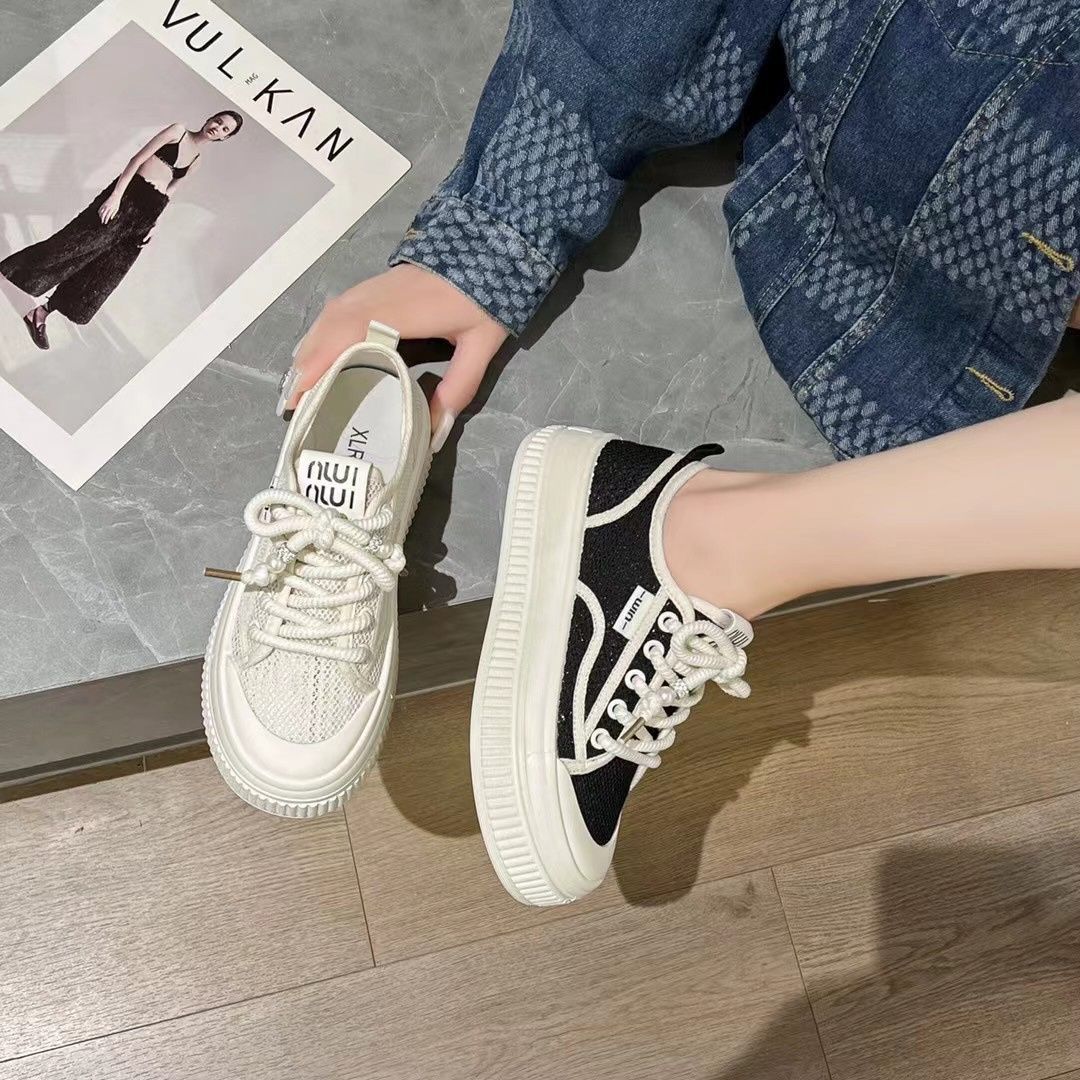 Damen Sneaker mit modischer Plateausohle und dekorativem Schnürsystem