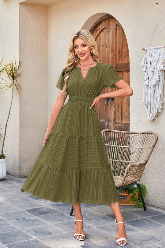 R&B | Kleid mit V-Ausschnitt und plissierten Blasenärmeln