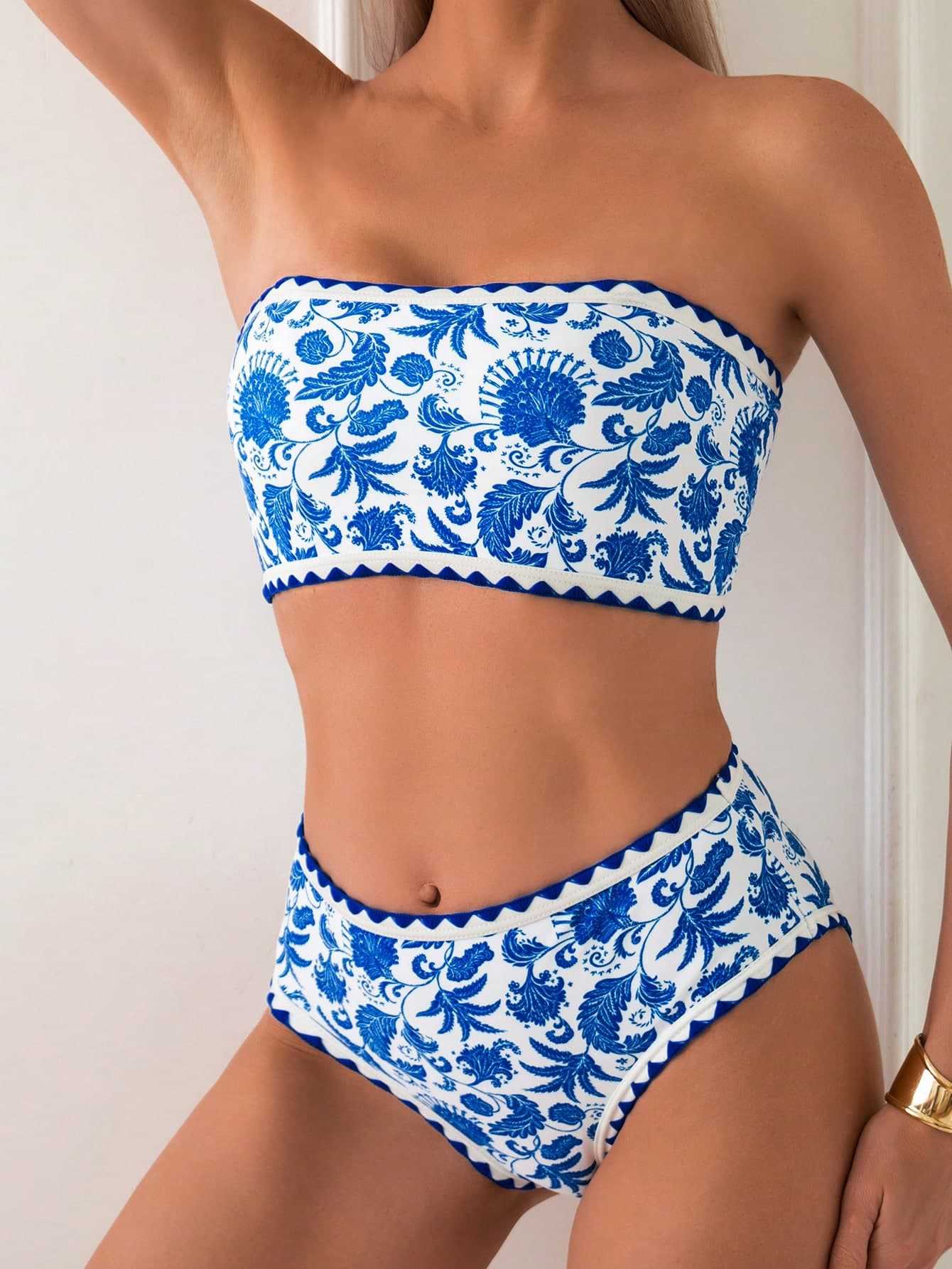 Damen Bandeau-Bikini mit trendigem floralen Design R&B