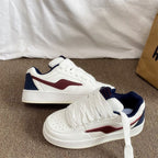 Damen Sportliche Sneakers mit durchgehend gepolsterter Innensohle und rutschfester Sohle