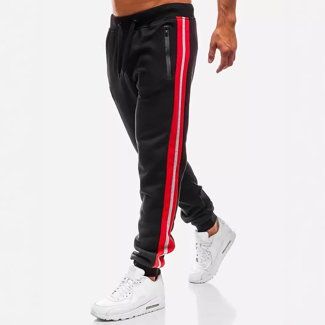 Herren nan schmal zulaufende Fleece-Jogginghose mit zweifarbiger Seitenpaspel und wasserabweisenden Reißverschlusstaschen R&B