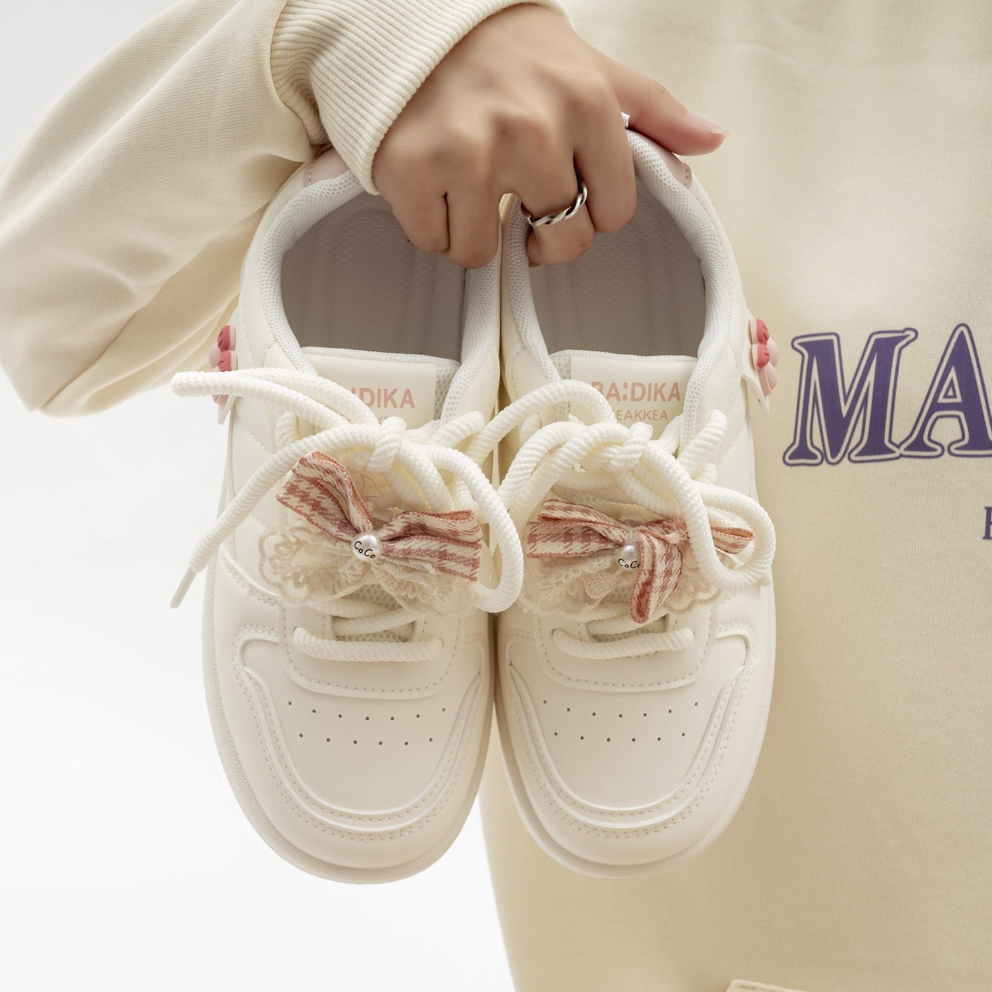 Damen Sneaker mit verspieltem Kirschmotiv und weichem Innenfutter