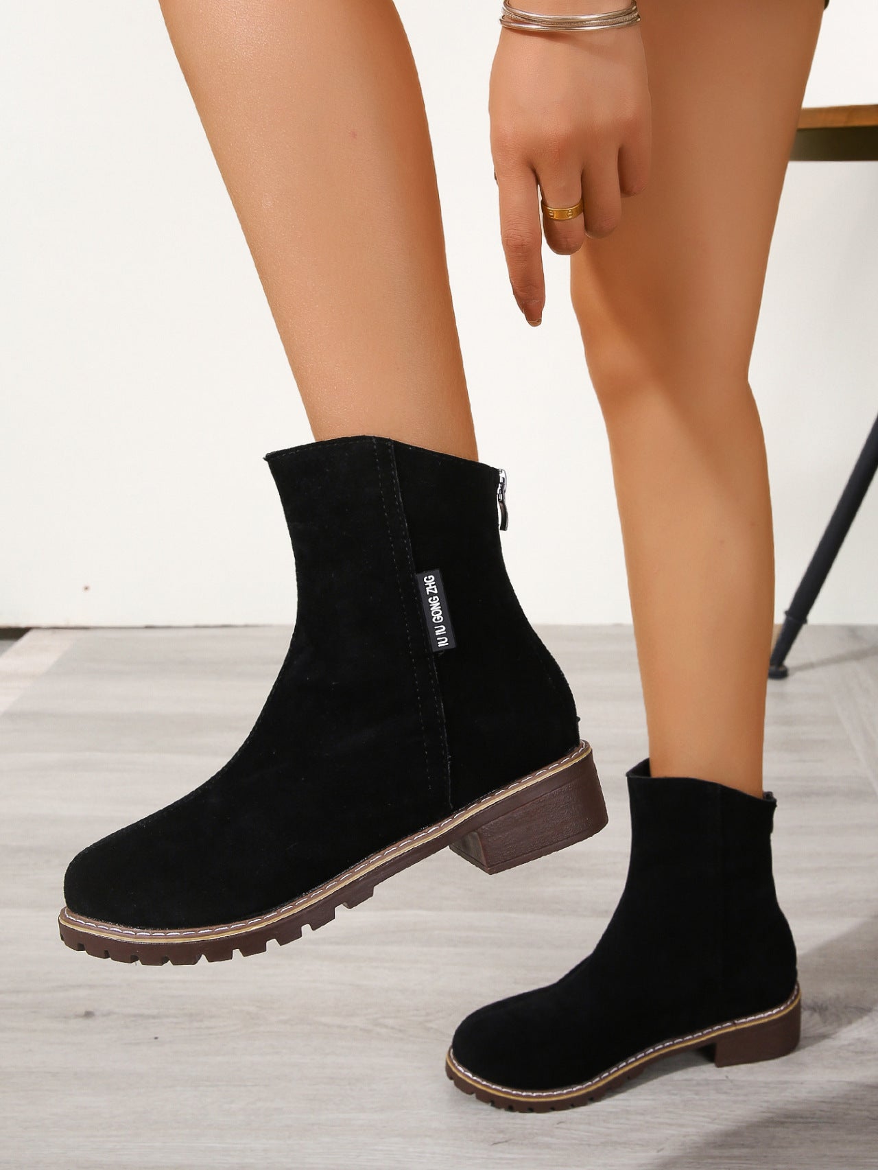 Damen Modische Ankle Boots aus Wildleder mit Reißverschluss R&B