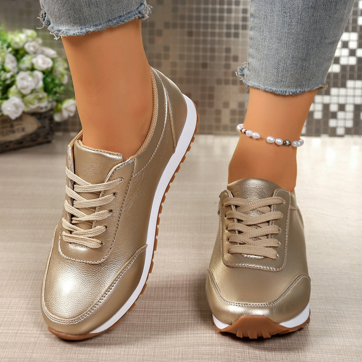 Damen Sportliche Sneakers mit glänzendem Obermaterial R&B