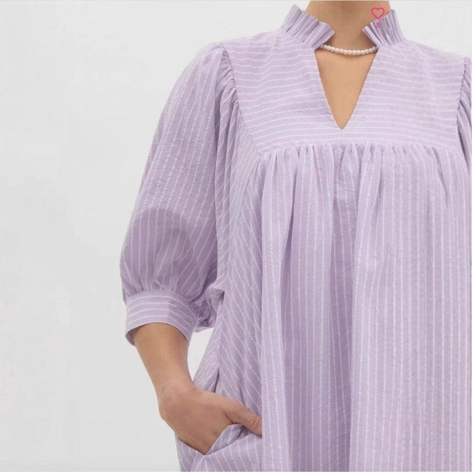 Damen Kurzarm Kleid mit modernem Stehkragen und Volant-Detail R&B