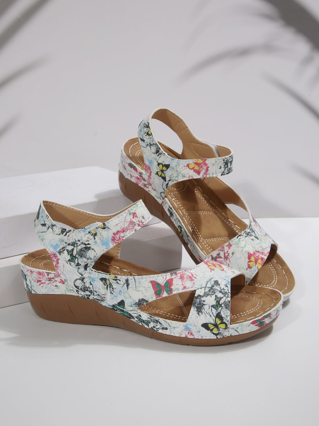 Damen Komfortable Riemensandalen mit verstellbaren Klettverschlüssen und anatomischem Fußbett R&B