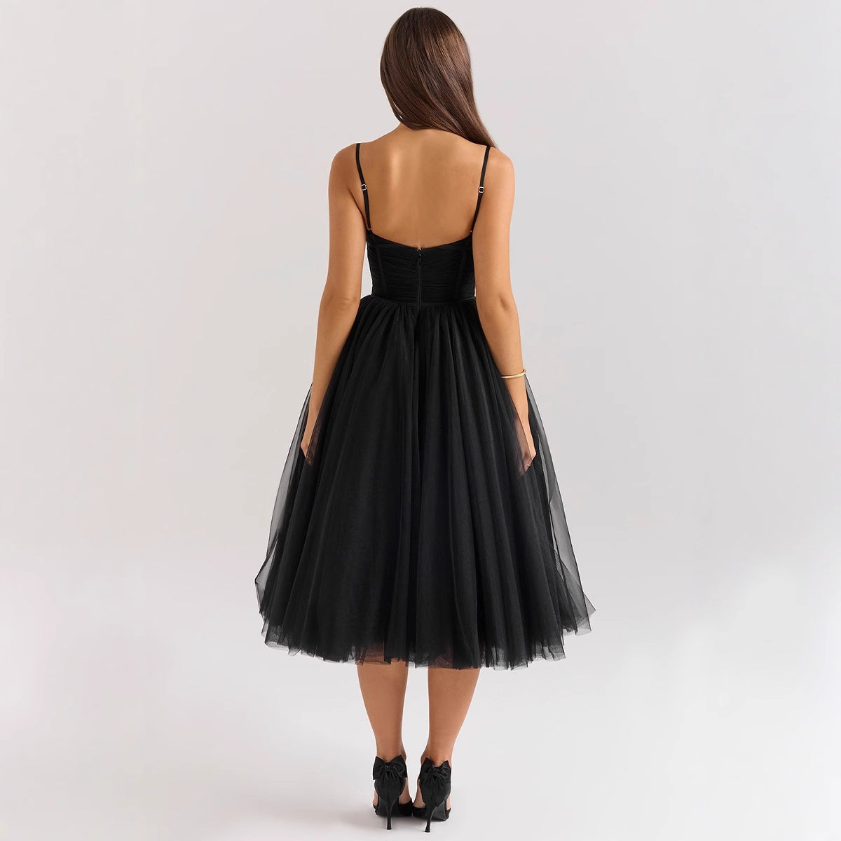 Damen Tüllkleid mit elegantem Oberteil und schwingendem Rock R&B
