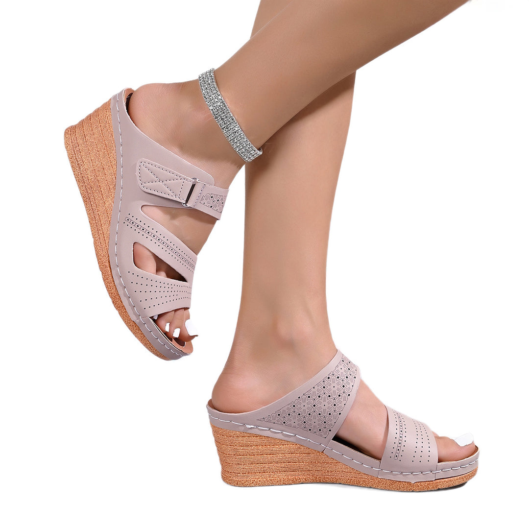 Damen Wedge-Sandalen mit elastischem Riemendesign und perforierter Oberfläche R&B